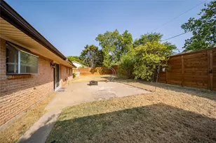11030 Paddock Cir, Dallas, TX 75238 - Photo 14