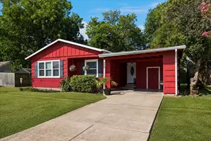 209 Kirksey St, Waxahachie, TX 75165 - Photo 1