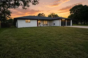 308 Oakwood Dr, Keene, TX 76059 - Photo 2