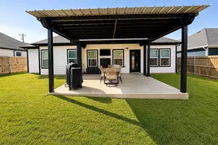 2421 Creek Dr, Granbury, TX 76048 - Photo 14