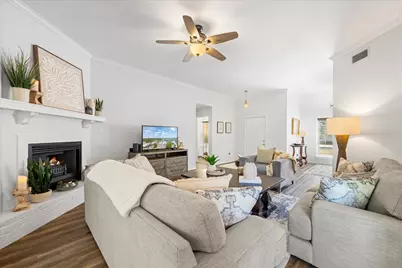 10519 Ravenswood Road, Granbury, TX 76049 - Photo 8