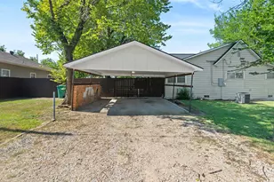 108 N Baker St, Ferris, TX 75125 - Photo 4
