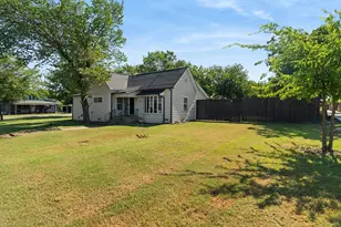 108 N Baker St, Ferris, TX 75125 - Photo 2