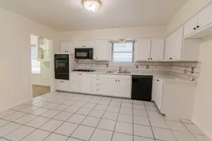 8017 Woodhue Rd, Dallas, TX 75228 - Photo 4