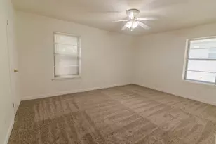 8017 Woodhue Rd, Dallas, TX 75228 - Photo 16