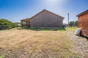 2302 San Saba Ct, Granbury, TX 76048 - Photo 24