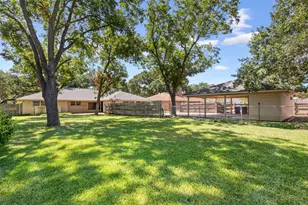 5201 Lake Highlands Dr, Waco, TX 76710 - Photo 2