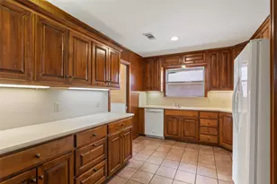5201 Lake Highlands Dr, Waco, TX 76710 - Photo 8
