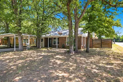 720 Thersa Drive, River Oaks, TX 76114 - Photo 2