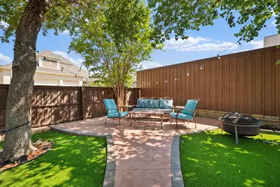 2311 Creekside Circle N, Irving, TX 75063 - Photo 10