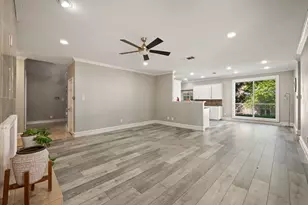 2311 Creekside Cir N, Irving, TX 75063 - Photo 10