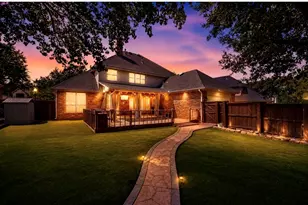 2311 Creekside Cir N, Irving, TX 75063 - Photo 2