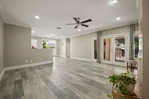 2311 Creekside Cir N, Irving, TX 75063 - Photo 4