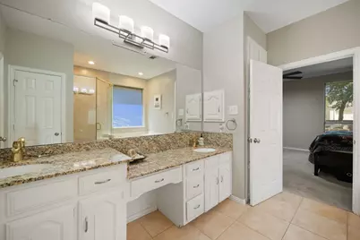2311 Creekside Circle N, Irving, TX 75063 - Photo 14
