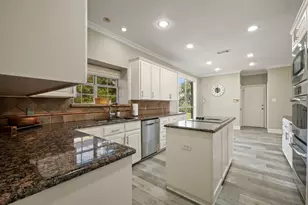 2311 Creekside Cir N, Irving, TX 75063 - Photo 6