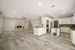 2311 Creekside Cir N, Irving, TX 75063 - Photo 4