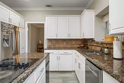 2311 Creekside Circle N, Irving, TX 75063 - Photo 8