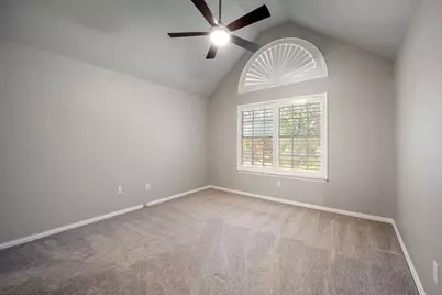 2311 Creekside Circle N, Irving, TX 75063 - Photo 28