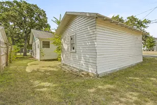 431 W Collins St, Stephenville, TX 76401 - Photo 16