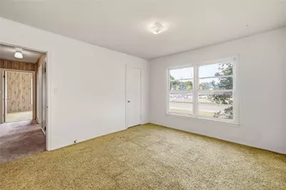 431 W Collins Street, Stephenville, TX 76401 - Photo 12