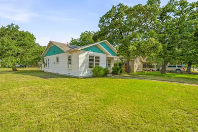 431 W Collins Street, Stephenville, TX 76401 - Photo 16