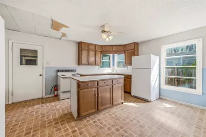 431 W Collins Street, Stephenville, TX 76401 - Photo 6