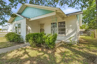 431 W Collins Street, Stephenville, TX 76401 - Photo 2