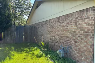 308 Hickorywood St, Azle, TX 76020 - Photo 20