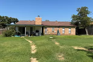 308 Hickorywood St, Azle, TX 76020 - Photo 2