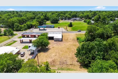 901 E Dallas Avenue, Cooper, TX 75432 - Photo 10