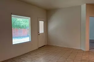 945 Loftin St, Crowley, TX 76036 - Photo 4