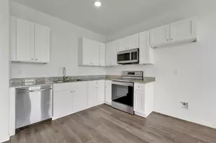 1608 Ash Crescent St, Fort Worth, TX 76104 - Photo 6