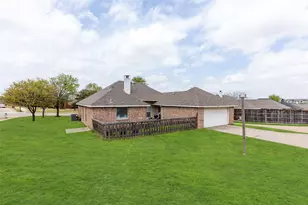 4500 Saddlebrook Dr, Carrollton, TX 75010 - Photo 26