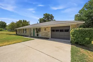 108 E 5th St, Prosper, TX 75078 - Photo 2