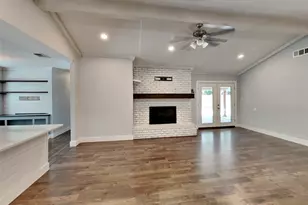 3704 Astoria Dr, Arlington, TX 76013 - Photo 2