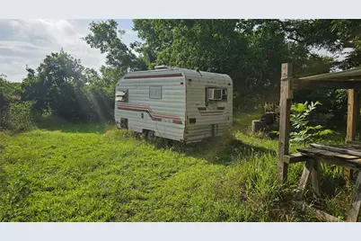 201 E Pecan Street, Mingus, TX 76463 - Photo 10