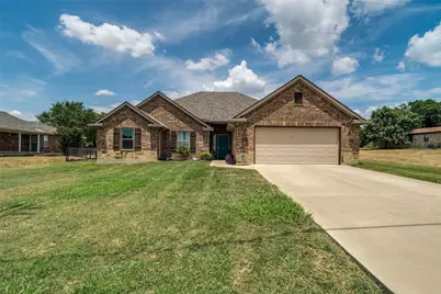 816 W Park Avenue, Weatherford, TX 76086 - Photo 1