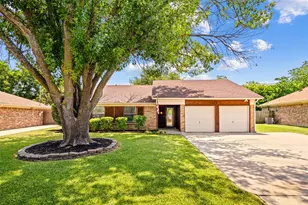1032 Kane St, Benbrook, TX 76126 - Photo 2
