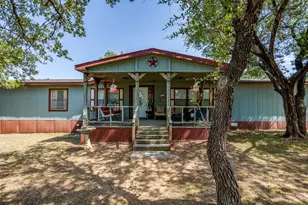 4406 Apple Tree Ct, Granbury, TX 76048 - Photo 2