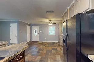 113 E Ave C, Waxahachie, TX 75165 - Photo 8