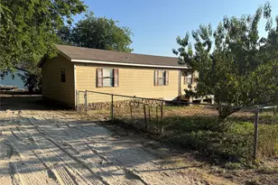 357 Timberline Dr, Whitney, TX 76692 - Photo 2