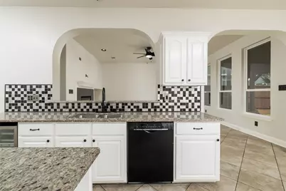 8905 Lakepointe Avenue, Rowlett, TX 75088 - Photo 12