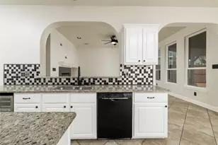 8905 Lakepointe Ave, Rowlett, TX 75088 - Photo 12