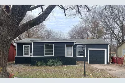 1305 Lynn Street, Bonham, TX 75418 - Photo 1