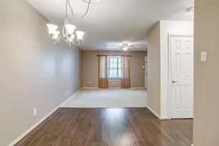 13845 Leinsper Green St, Dallas, TX 75240 - Photo 12
