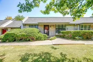 13845 Leinsper Green St, Dallas, TX 75240 - Photo 2