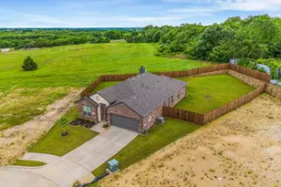 300 Heritage Grv Rd, Blue Ridge, TX 75424 - Photo 1
