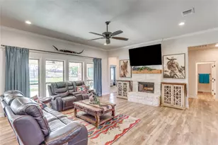 1000 Churchill Ln, Millsap, TX 76066 - Photo 4