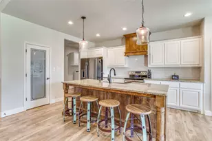 1000 Churchill Ln, Millsap, TX 76066 - Photo 8