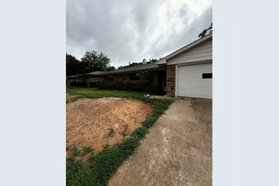 2409 Caprice Avenue, Denison, TX 75020 - Photo 2